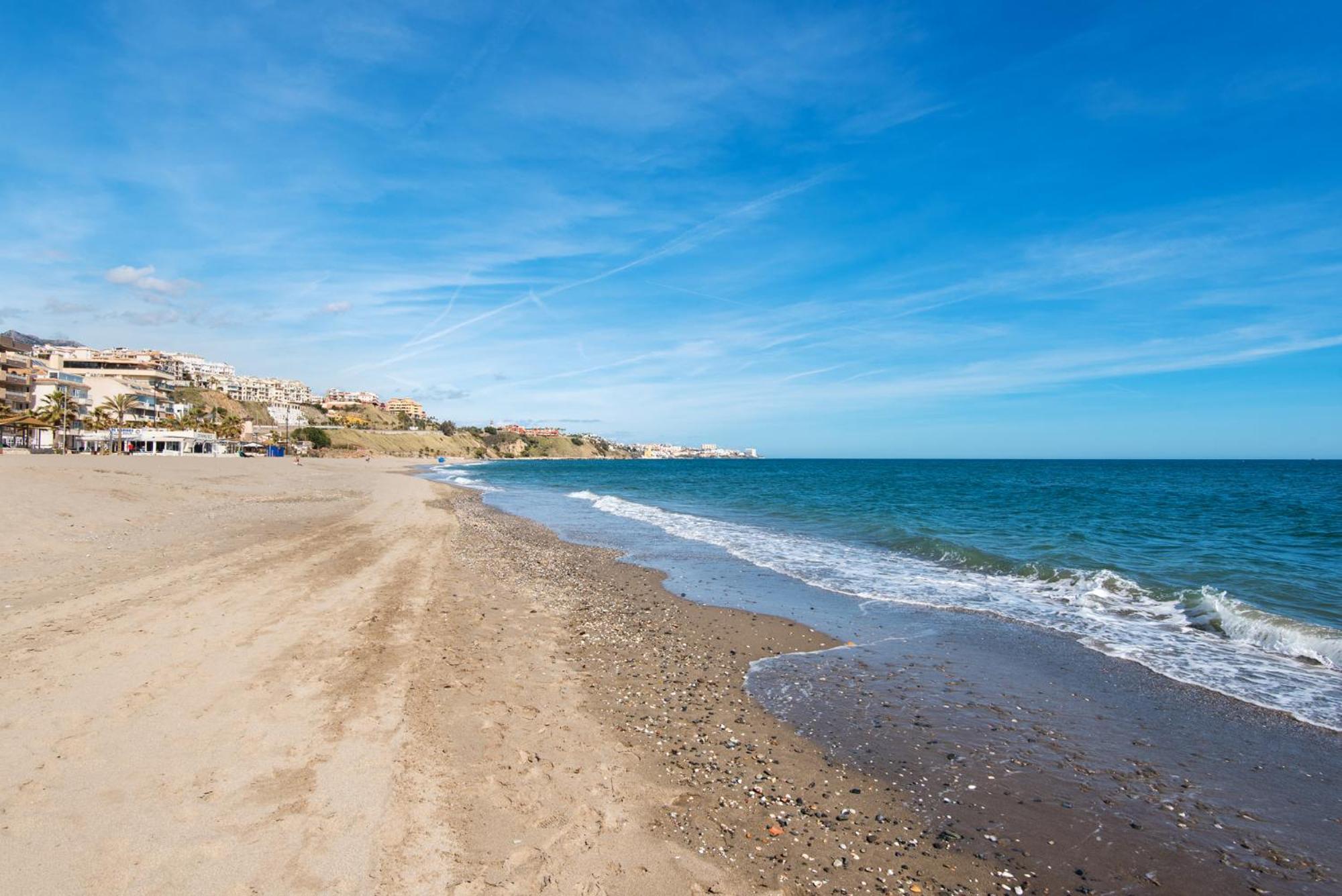 Madeinterranean Beach- Higueron Front Line Apartamento