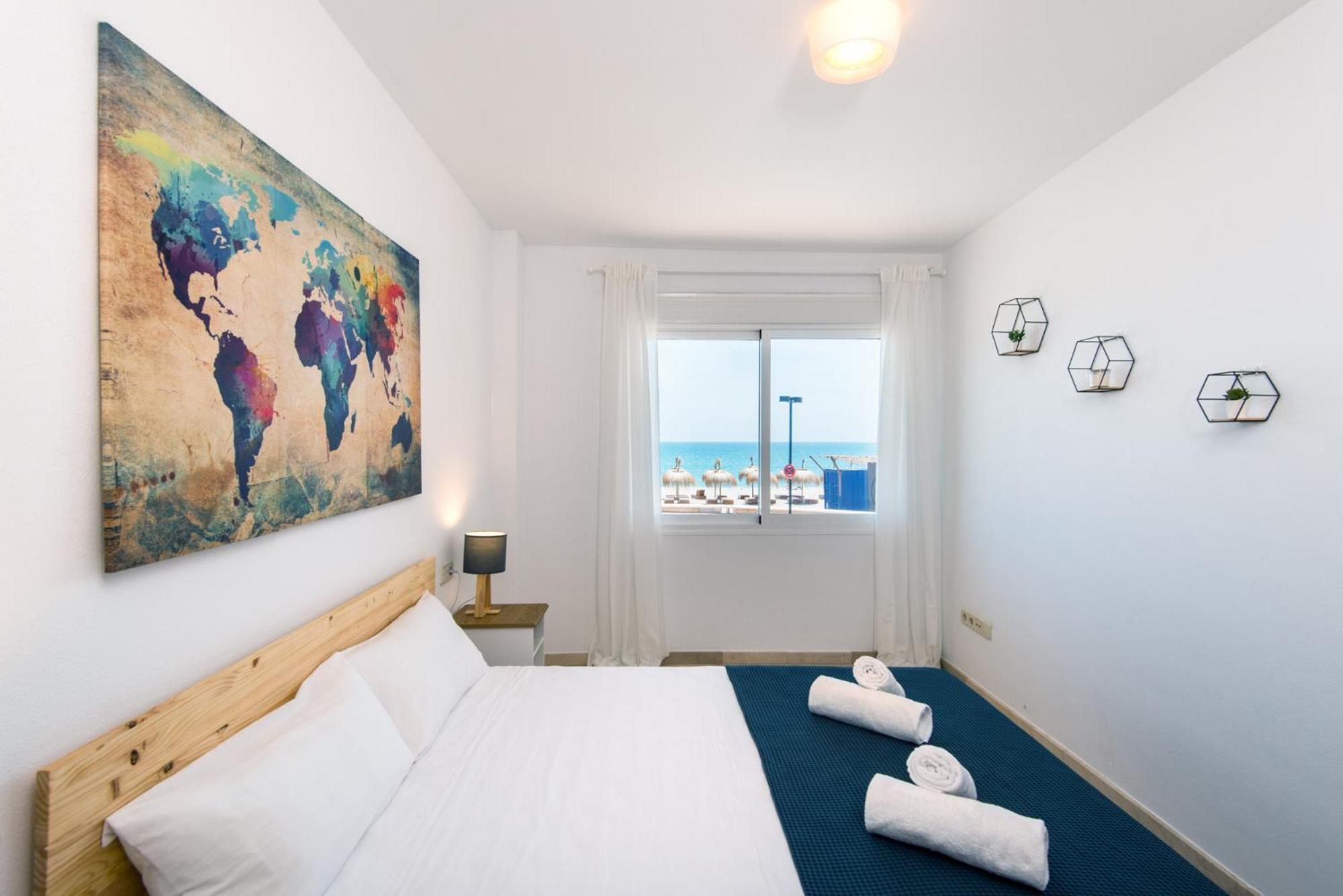 Madeinterranean Beach- Higueron Front Line Apartamento