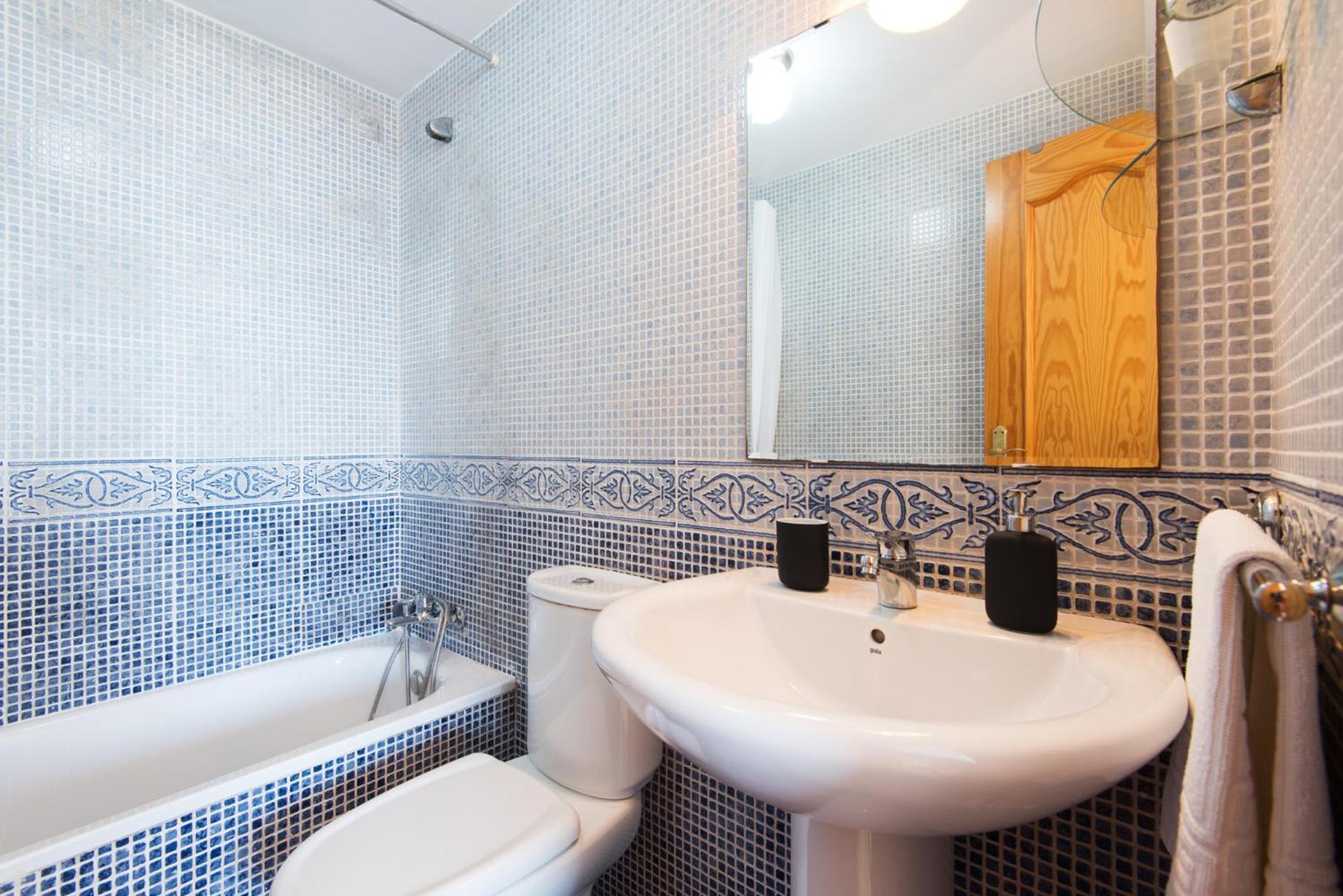 Apartamento Madeinterranean Beach- Higueron Front Line *
